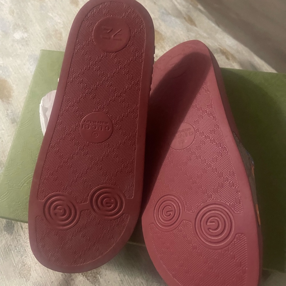 Gucci slides sz 34 US sz 3